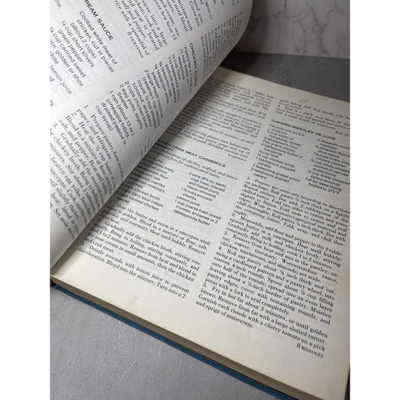 The American Family Cookbook New Revised Edition Culinary Arts Institute 1974 - Picture 14 of 16